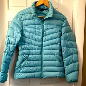 Land’s End women’s Small blue puffer coat.  Only worn a handful of times.